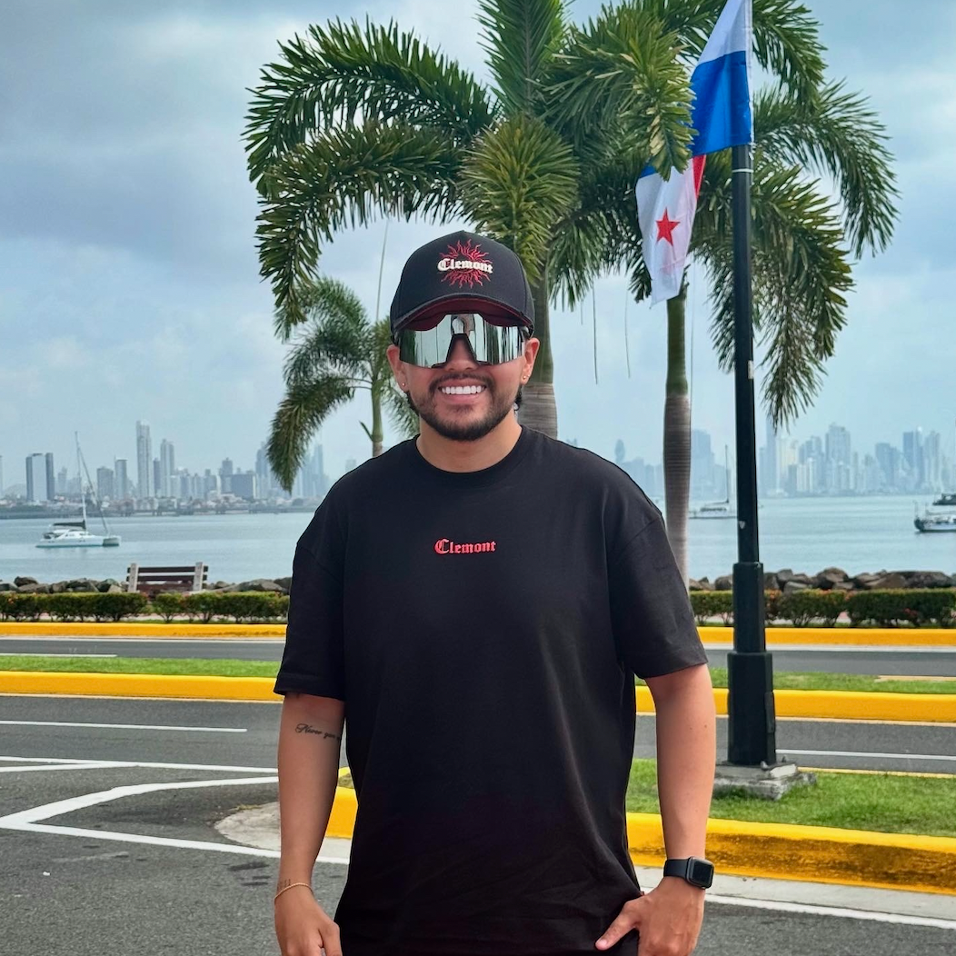 <em><strong>Camilo Toro</strong></em>